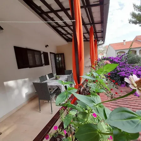 Apartment House-apartments Ela -mirca- Family