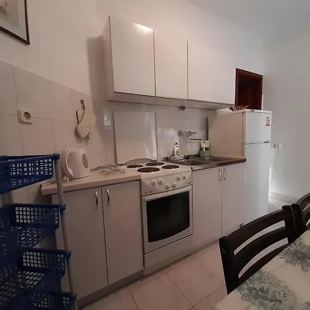 House-apartments Ela -mirca- Family Apartment Mirca (Brac)