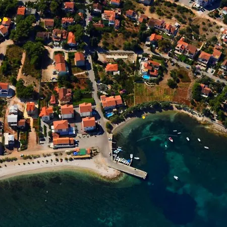 Apartment House-apartments Ela -mirca- Family